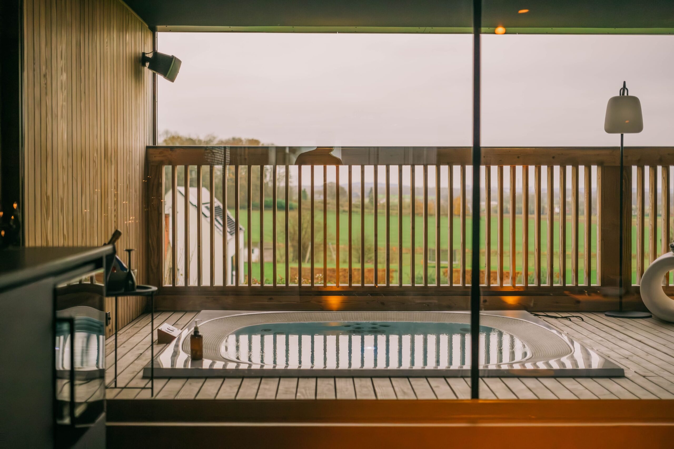 Spa privatif Essence Wood "Soirée détente" 2pers (2x30min de massage - 4h) – Image 4